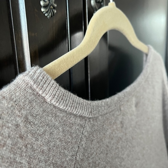 Land's End Tan with Ruffles Cashmere Sweater XS - Picture 6 of 6